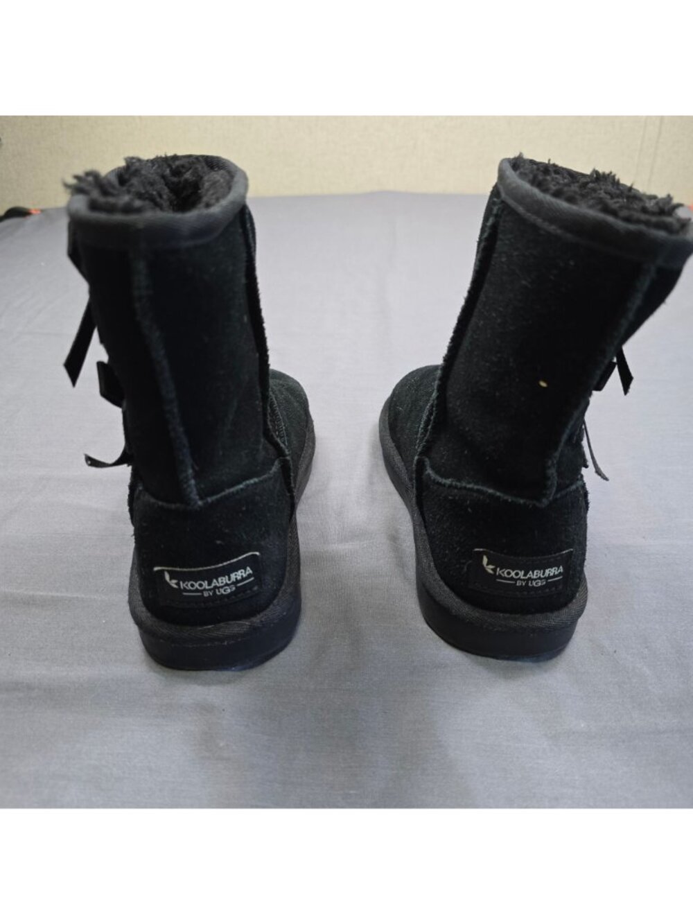 Koolaburra Ugg Girls Boots Size 1 Black Faux Fur Lined Suede Winter Bow Details - Picture 6 of 7
